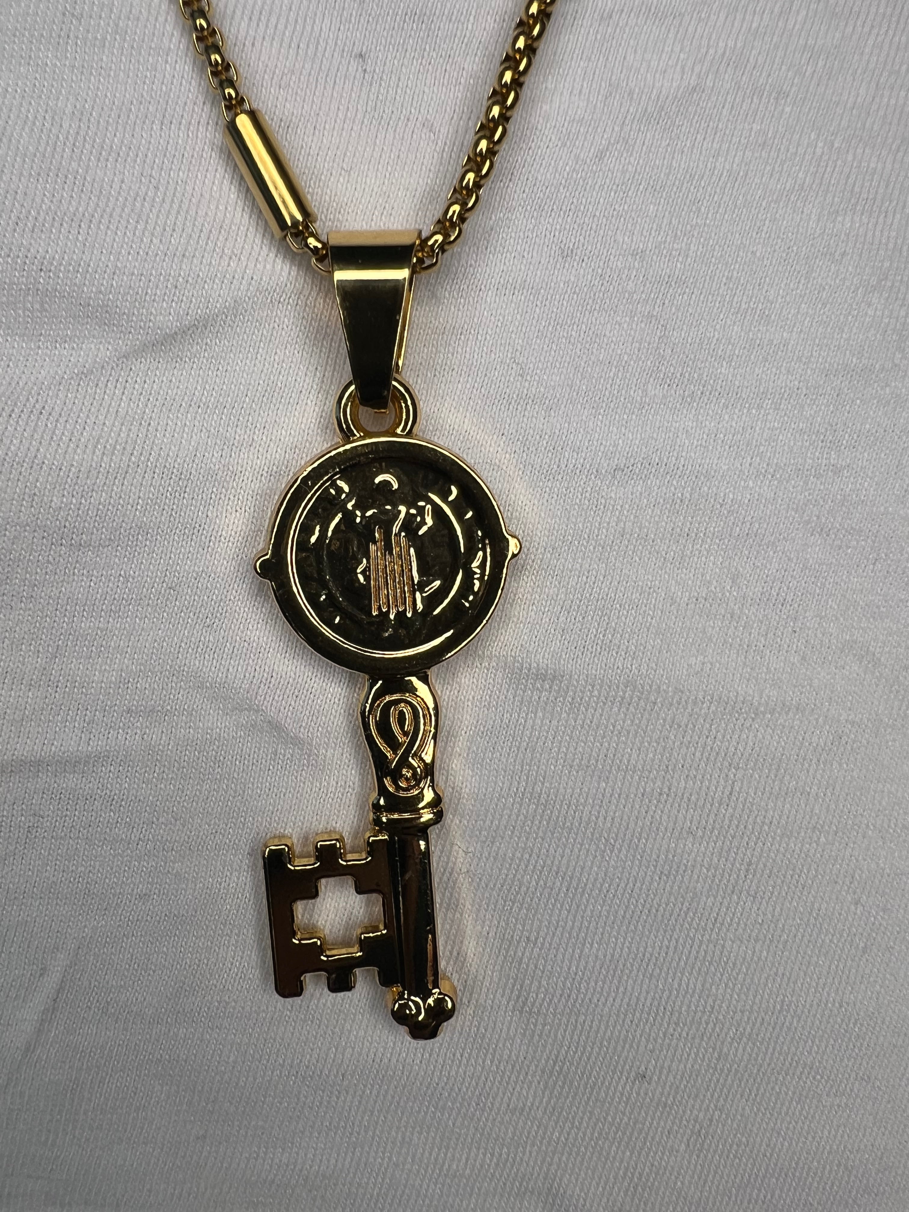 Men's Stainless Steel Necklace with Bold Key Pendant - 24 Inches Fade-Free