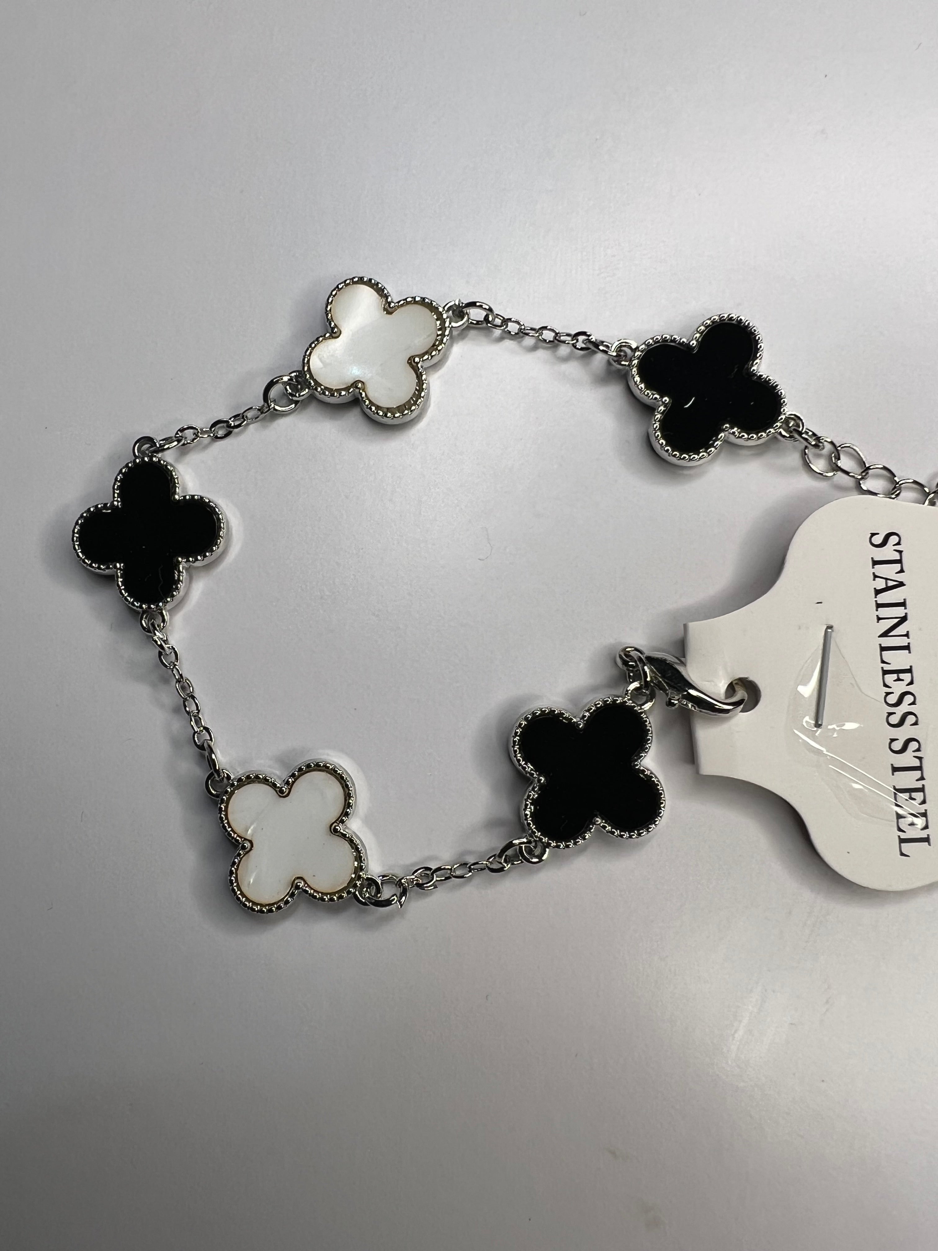 Clover White and Black Bracelet - Stainless Steel