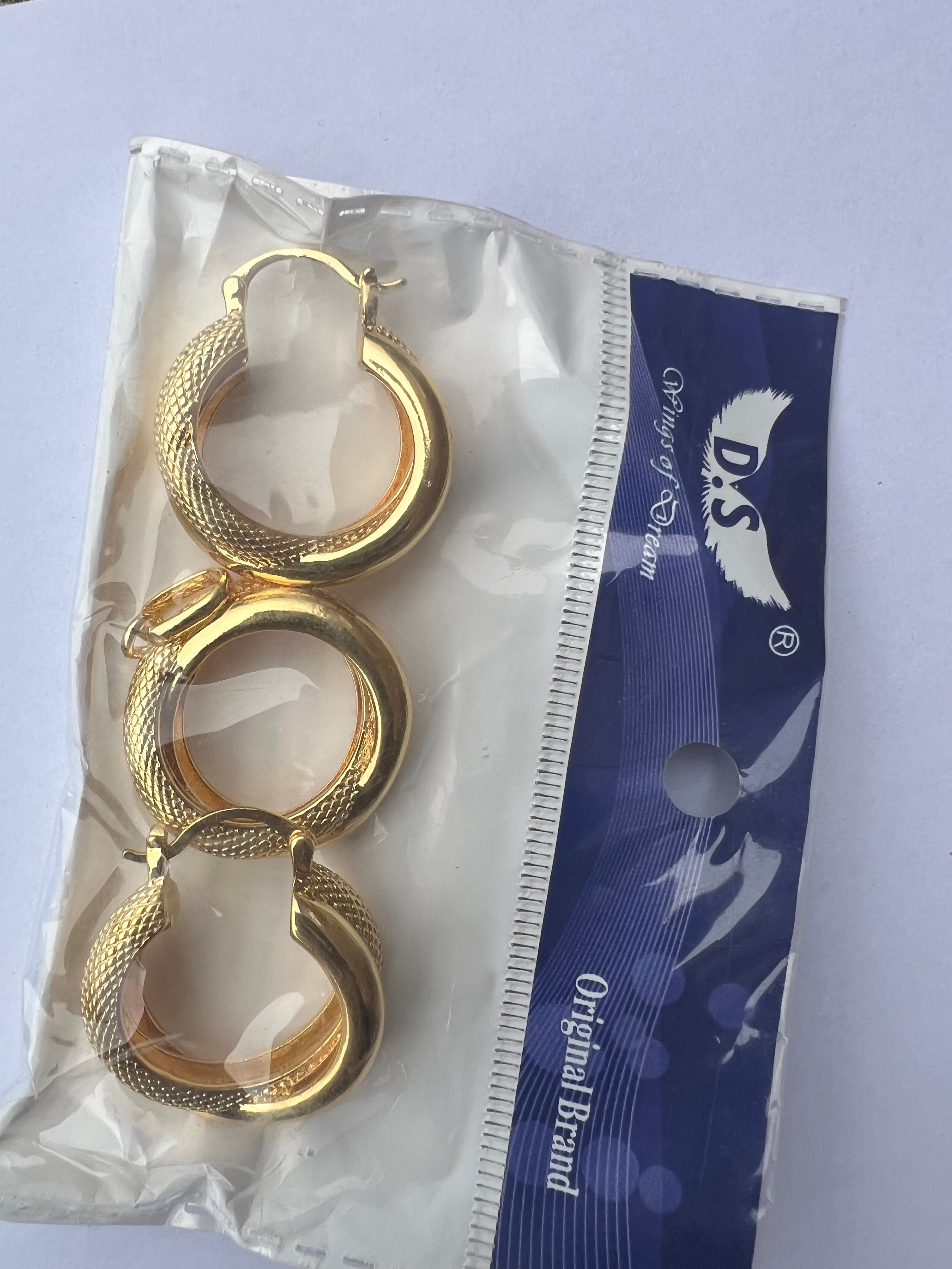 Romania Earring and Pendant Set - Gold Colour