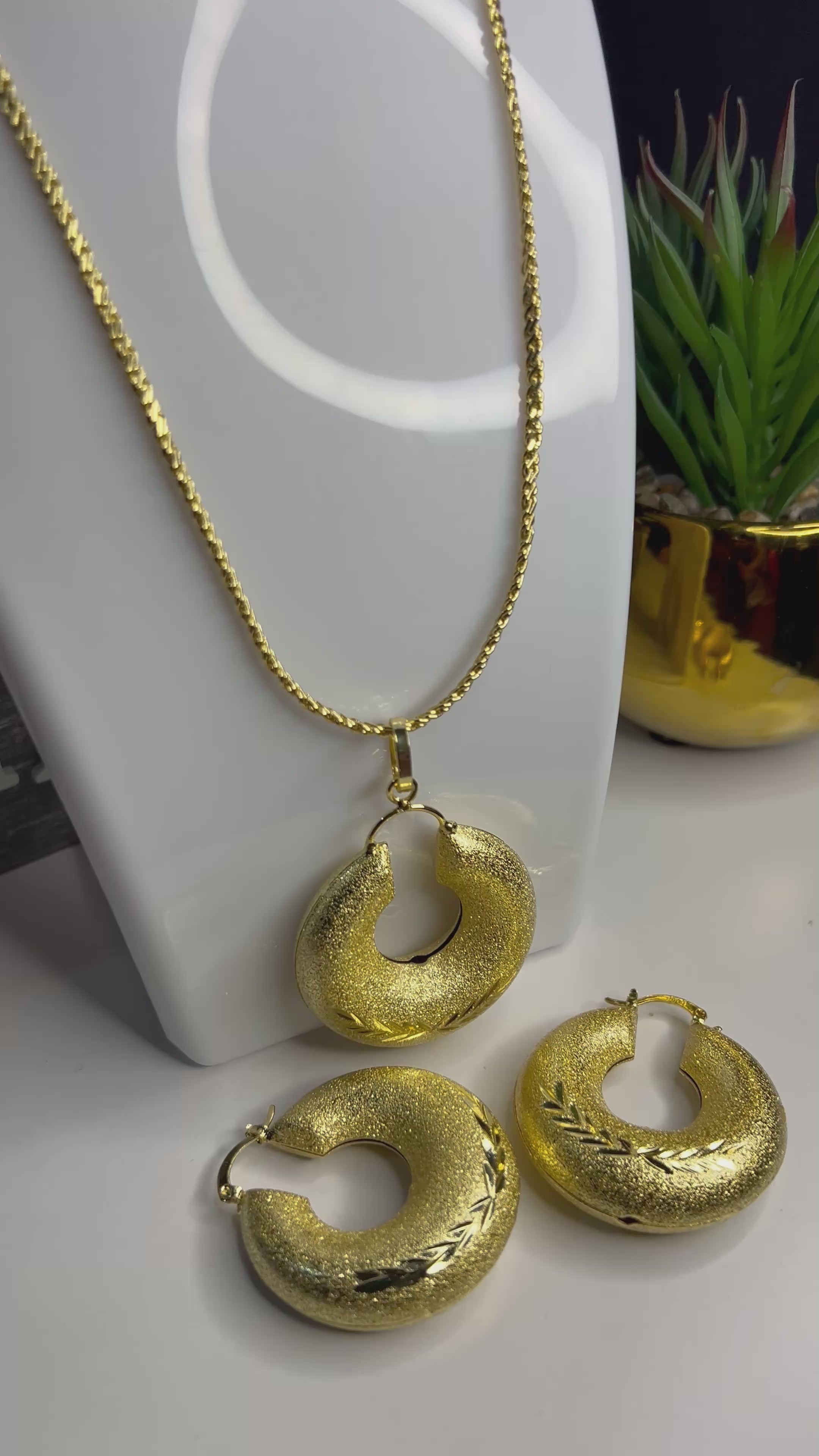 Bold Lightweight Romania Earrings Set Fade Free